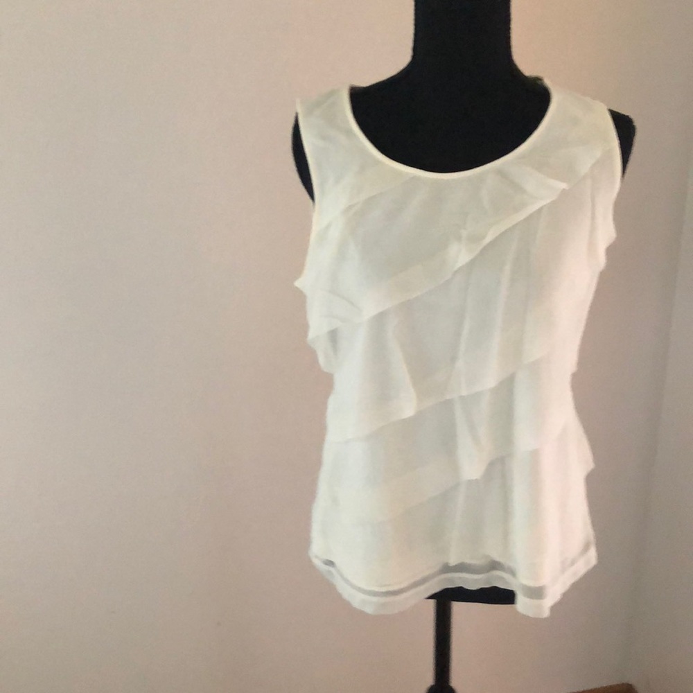Chico’s off white shell. Nylon size excellent